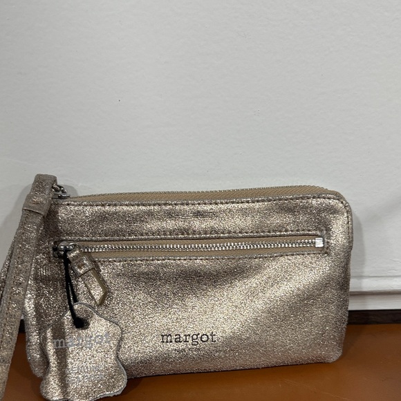 Margot Shimmering Gold Wristlet - Picture 4 of 9